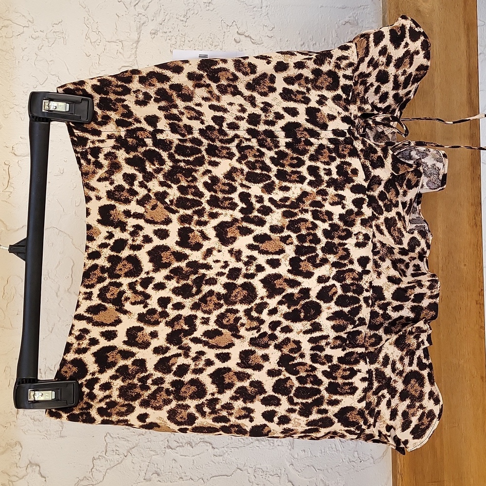 Forever 21 Leopard Print skirt